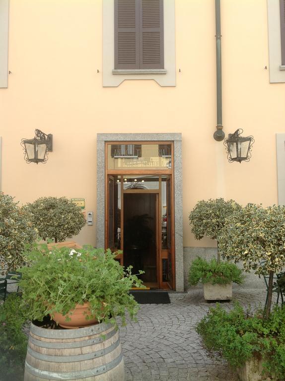 Antica Trattoria Dell'Uva Hotel Monza Bagian luar foto