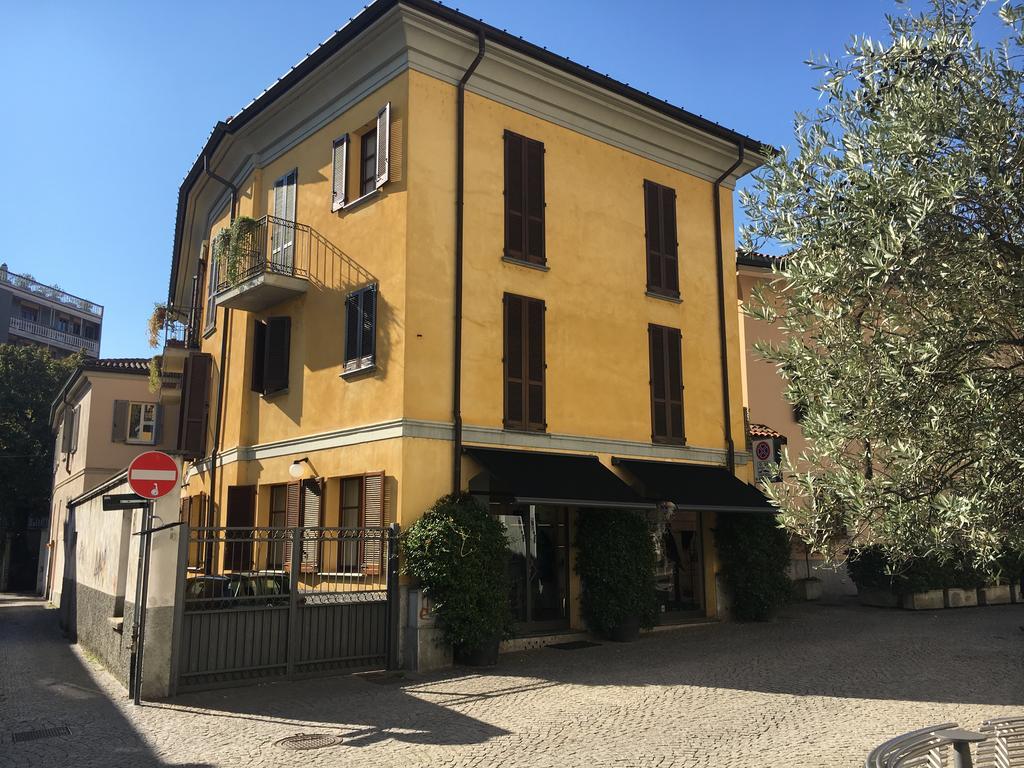 Antica Trattoria Dell'Uva Hotel Monza Bagian luar foto